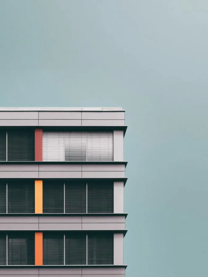 Okna wykonane z aluminium – czy warto wprowadzić je do swojego wnętrza?