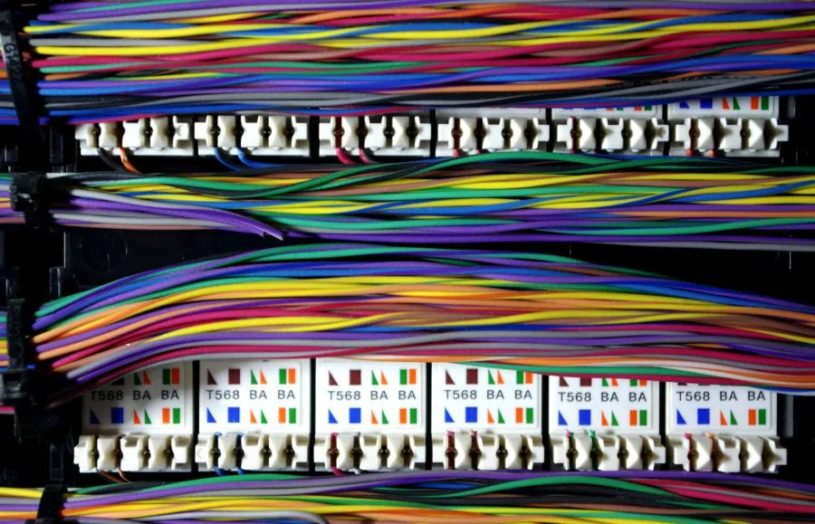 Dlaczego warto robić zakupy w sklepie elektrycznym?